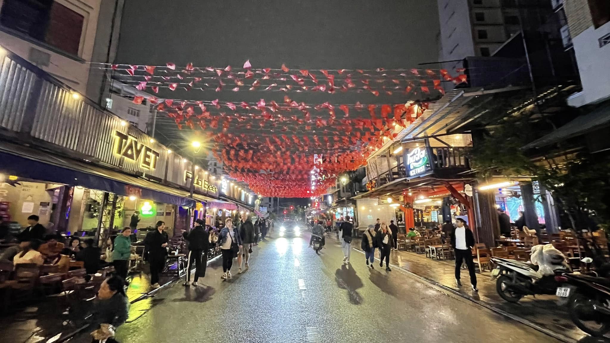 9 Days Hanoi Cycle to Hoian Along the Coastlines